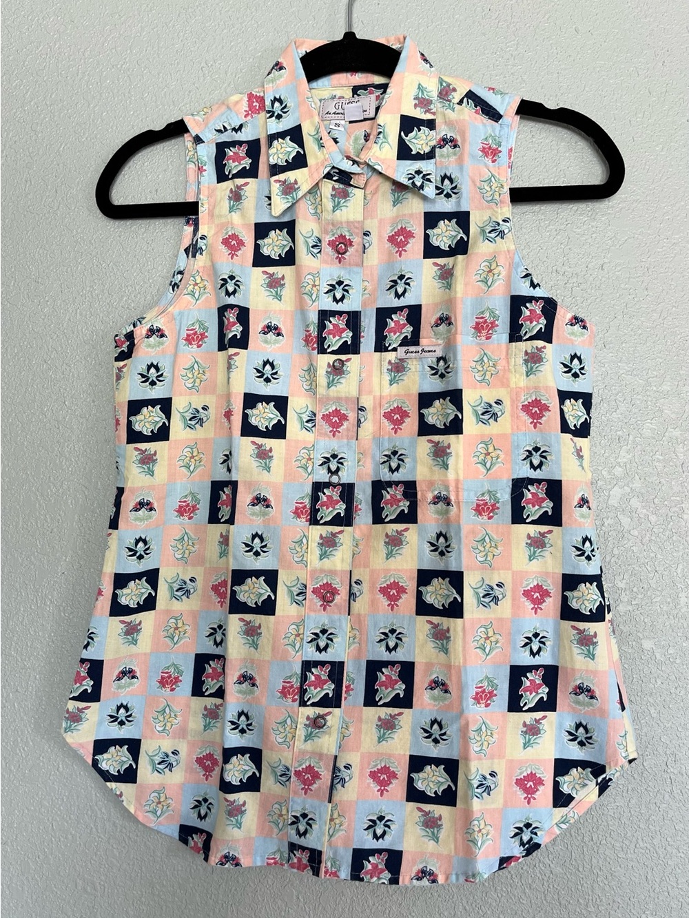 Vintage Guess Womens Button Up Sleeveless Shirt Floral Print Size Small USA